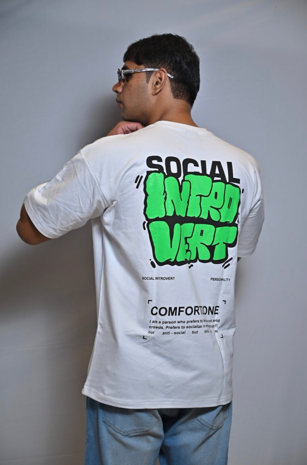 SOCIAL INTROVERT OVERSIZED T'SHIRT